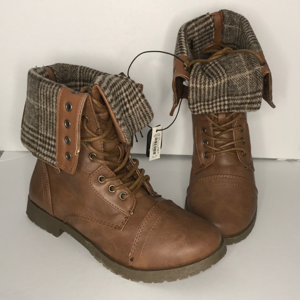 NWT Ardene Folded Plaid Combat Boots Women’s